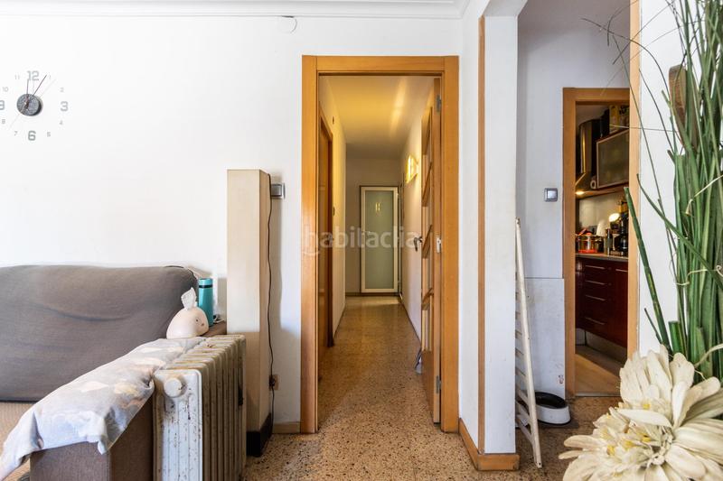 Foto d7437701-41dc-4885-a6ae-5da7f2dff9d0. Piso oportunidad en Roc Blanc piso con balcón, ascensor y luz natural! en Terrassa