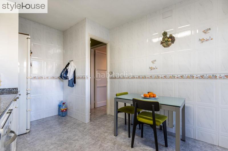 Foto 87db739f-9085-4f27-b1ab-2db7bf5b33a4. Casa con riscaldamento parcheggio in Barri del Centre Terrassa