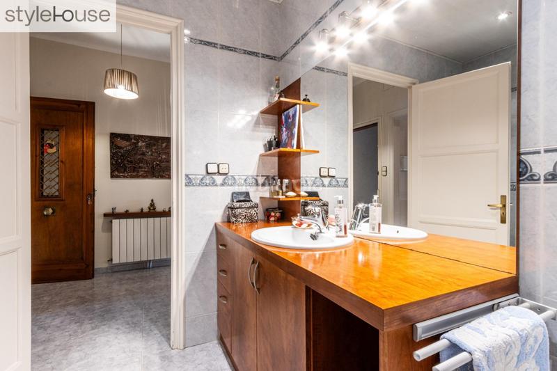 Foto de7e5e49-e585-4db3-a1be-a9bb92cc2852. Casa con riscaldamento parcheggio in Barri del Centre Terrassa