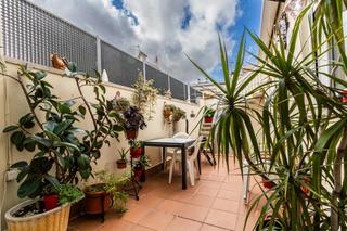Casa  Terrassa -  llibertat, de la. Una casa especial per una família especial