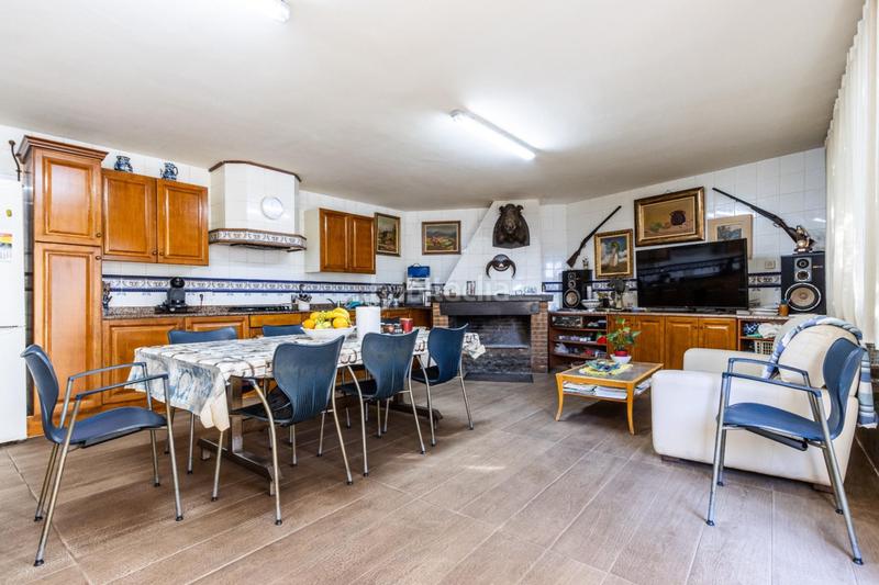 Foto 4a8dcff6-2270-40e4-8e05-538de0481a5d. House with heating parking in Matadepera