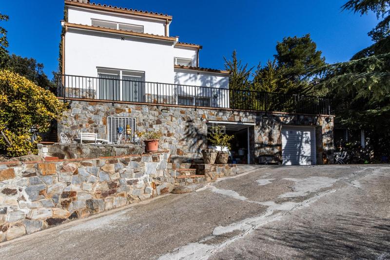 Foto b4f786fd-de03-4eb7-8acb-b0e3fefb2d62. House with heating parking in Matadepera