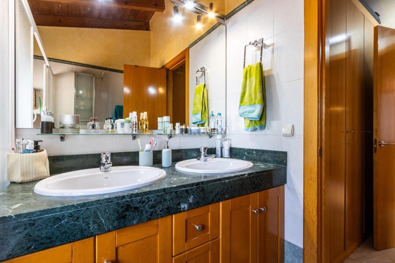 Foto 092c12a1-ffcd-4a69-9665-e06393236071. House with heating parking in Matadepera