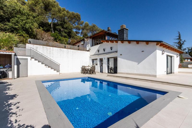 Foto 5d8eb879-ad74-4a55-b27b-e37c42f07cc0. House with heating parking in Matadepera