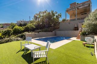 Maison  Terrassa - carrer falciot. Todo incluido con vistas a montserrat i loft independiente!