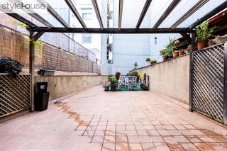 Pis  Terrassa - carrer autonomia. En sant pere con terraza de 88 m2