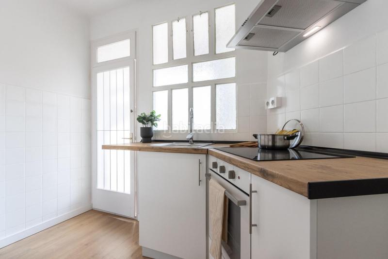 Foto a2359d29-d269-49e2-8a47-0b9272685e95. Piso  de 4 habitaciones, reformado y con balcones, cerca del parc de sant jordi en Terrassa