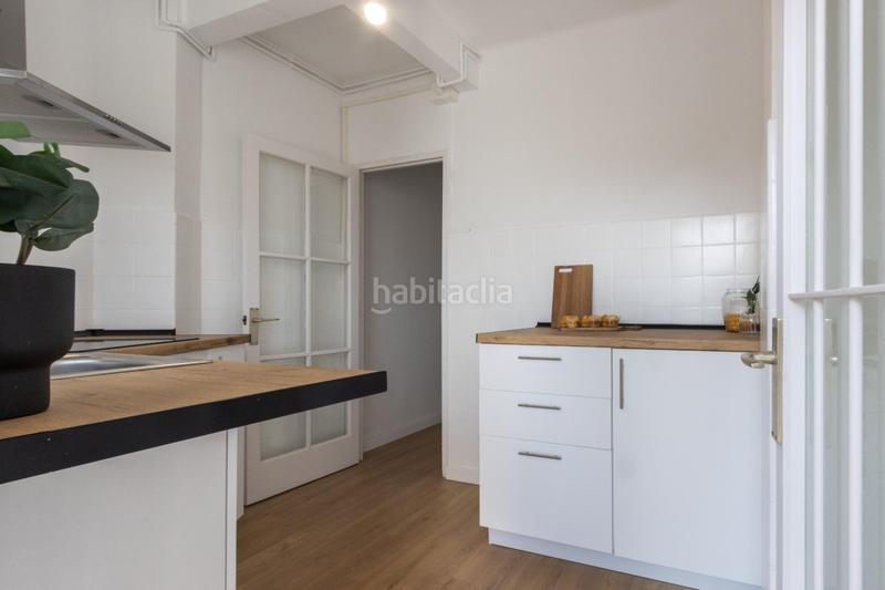 Foto b8ac85e7-232d-4ab7-a97e-c6a8010e8a01. Piso  de 4 habitaciones, reformado y con balcones, cerca del parc de sant jordi en Terrassa