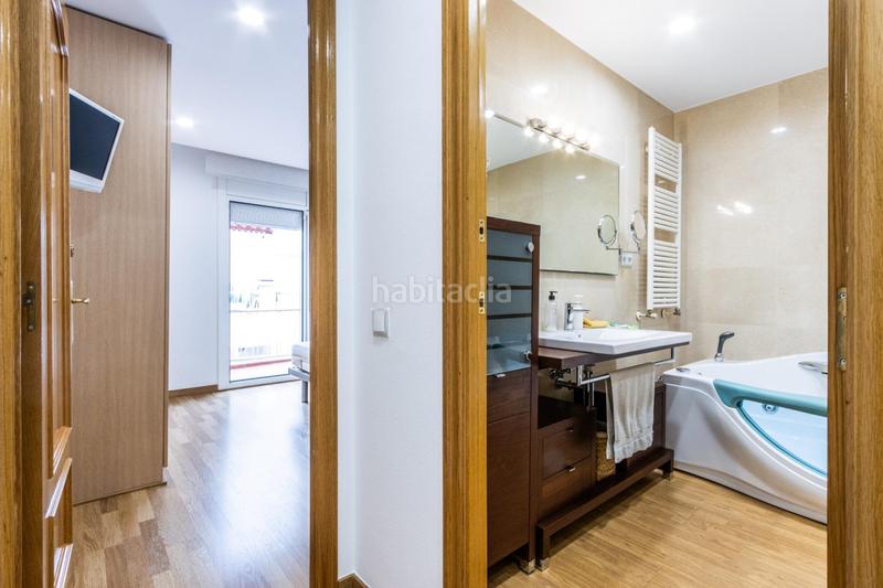 Foto 00695201-55b2-4179-a39a-901c2f85e201. Casa a schiera con riscaldamento parcheggio in Barri del Centre Terrassa