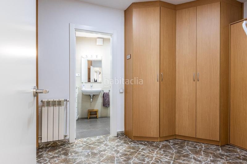 Foto 31164f38-1391-4c49-85fd-93c04c3ea061. Casa a schiera con riscaldamento parcheggio in Barri del Centre Terrassa