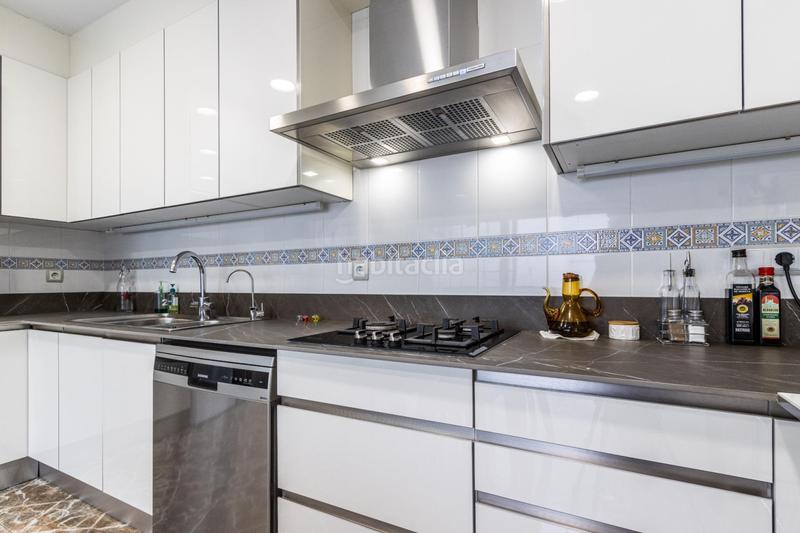 Foto 3950c05f-a185-4949-8cce-2eb41d981520. Casa a schiera con riscaldamento parcheggio in Barri del Centre Terrassa