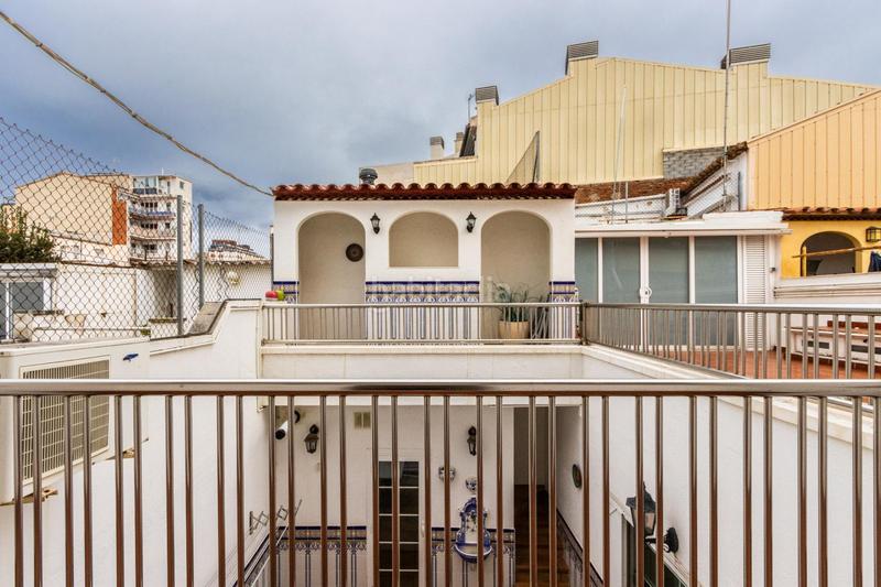 Foto e54502df-feb9-4047-9d4b-61cf491f0f32. Casa a schiera con riscaldamento parcheggio in Barri del Centre Terrassa