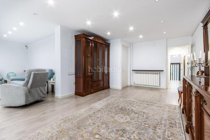 Foto f1d9fba6-78fd-472e-b976-4f43bd693595. Casa a schiera con riscaldamento parcheggio in Barri del Centre Terrassa