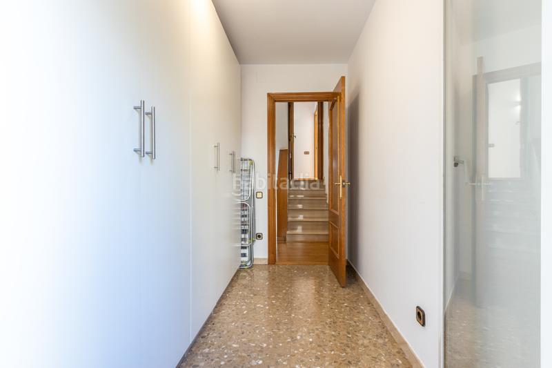 Foto 43f0c646-293c-427f-955d-6ee8a2b513f4. Reihenhaus mit parking in Barri del Centre Terrassa