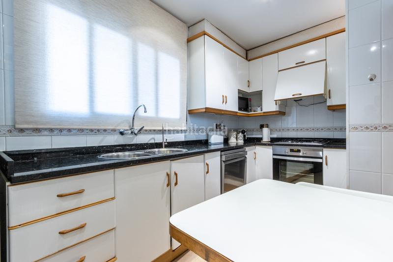 Foto 519a4a35-c713-4ad0-8510-e0027aba199d. Reihenhaus mit parking in Barri del Centre Terrassa