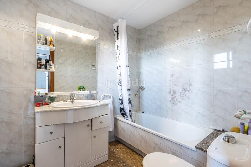 Foto c52009ec-d6f4-42ad-ab55-8a3ed04fd727. Reihenhaus mit parking in Barri del Centre Terrassa