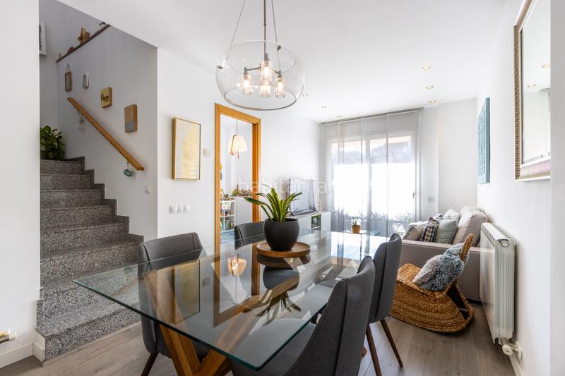 Foto 2f7f2c95-1ddc-4a1d-85d3-9e4772db8621. Piso dúplex con terraza y plaza de parking incluida en Terrassa