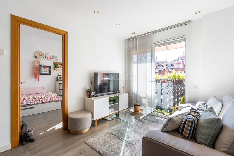 Foto 3322f0a3-1af1-4cc8-a9ba-99f8043e3ce4. Piso dúplex con terraza y plaza de parking incluida en Terrassa