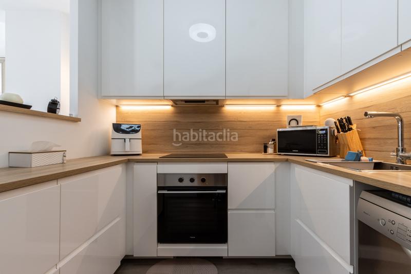 Foto 7cc21c52-0f88-47ec-ac83-eb81fd5bb2a9. Piso dúplex con terraza y plaza de parking incluida en Terrassa