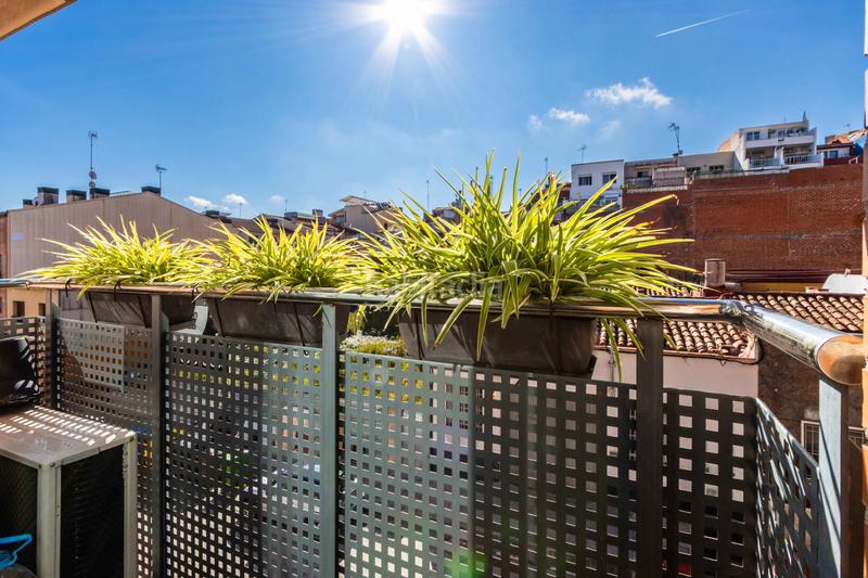 Foto 904e357f-159b-433c-80ea-e7f1067d011a. Piso dúplex con terraza y plaza de parking incluida en Terrassa