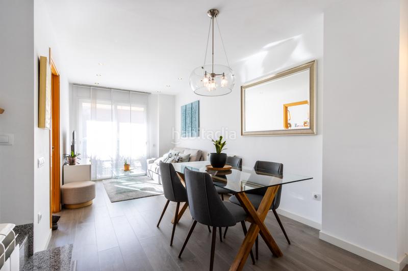 Foto 922ff59d-ec35-42d7-bb51-4e1bb3d4cc00. Piso dúplex con terraza y plaza de parking incluida en Terrassa