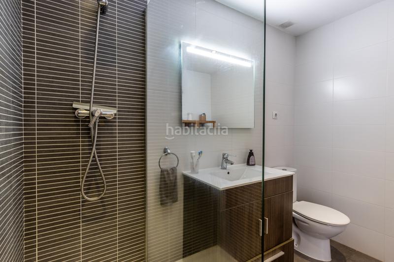 Foto bd26c8f7-79be-4b30-a60f-e49d58a631b2. Piso dúplex con terraza y plaza de parking incluida en Terrassa