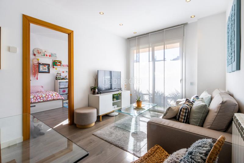 Foto da802d79-e1e7-4203-b930-d242af8ca551. Piso dúplex con terraza y plaza de parking incluida en Terrassa