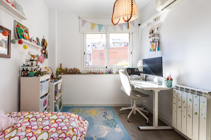 Foto dd4ae961-de38-4a39-b998-17715d742aab. Piso dúplex con terraza y plaza de parking incluida en Terrassa