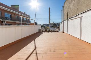Pis a La Maurina. Piso con gran terraza privada y mucha luz en el centro de terras
