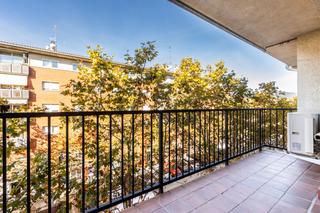 Appartement  Terrassa - cl carrasco i formiguera,de. Gran piso de 4 habitaciones con piscina comunitaria en el roc bl