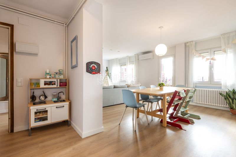 Foto 6334890f-2a7d-4c5f-82a8-21db9fa4f5f2. Pis amb calefacció a Barri del Centre Terrassa