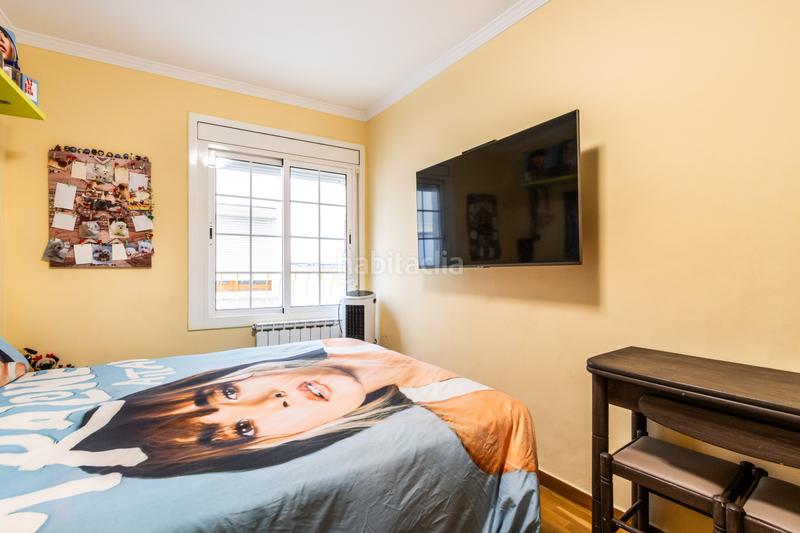 Foto 2f393691-7941-42df-ad79-4ccb8f7c3990. Pis amb calefacció aparcament a Ca n'Aurell Terrassa