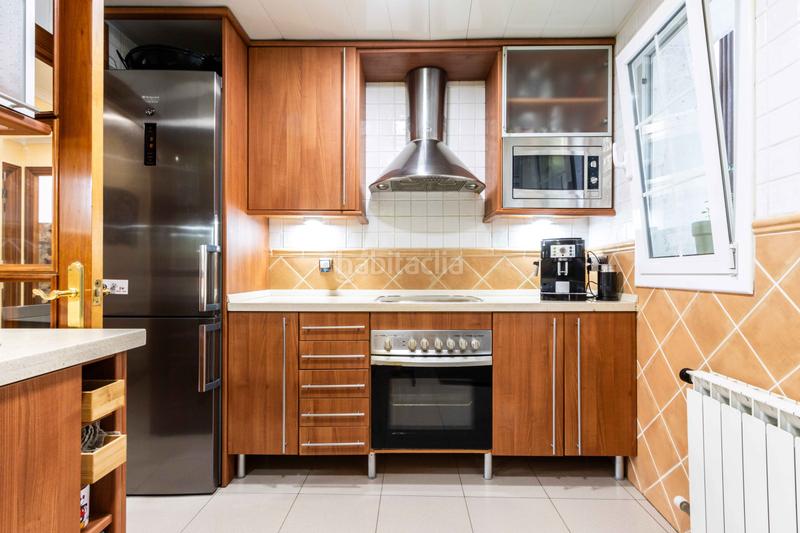 Foto d5f4156a-ba92-47dd-9fe9-f1ef8cd3f489. Pis amb calefacció aparcament a Ca n'Aurell Terrassa