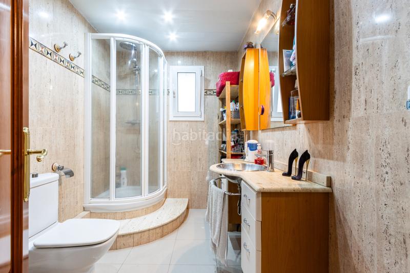 Foto d7325eff-62cf-41e3-bfa7-78ff66ad314c. Pis amb calefacció aparcament a Ca n'Aurell Terrassa