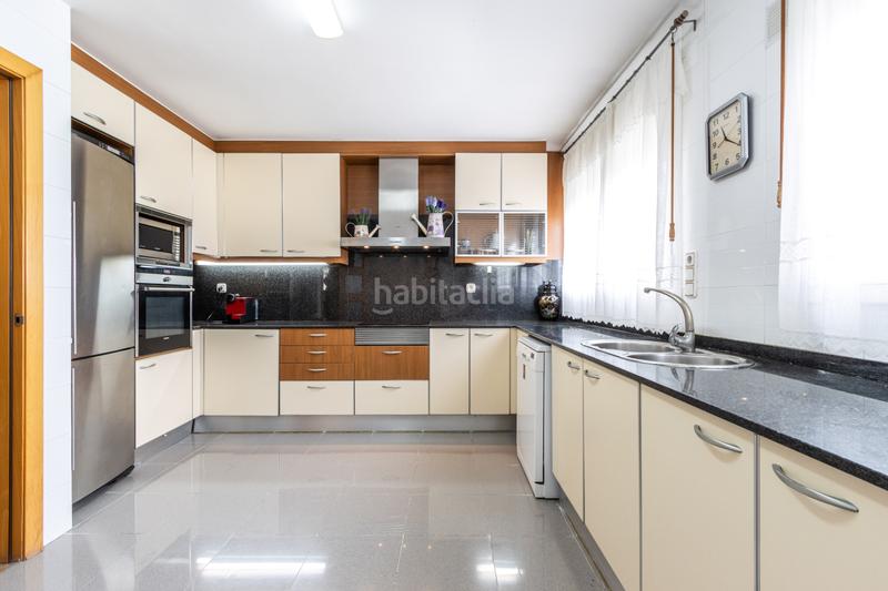 Foto 36f2a866-ff8c-4bf5-9b9c-7c88213db422. Àtic amb calefacció aparcament a Barri del Centre Terrassa