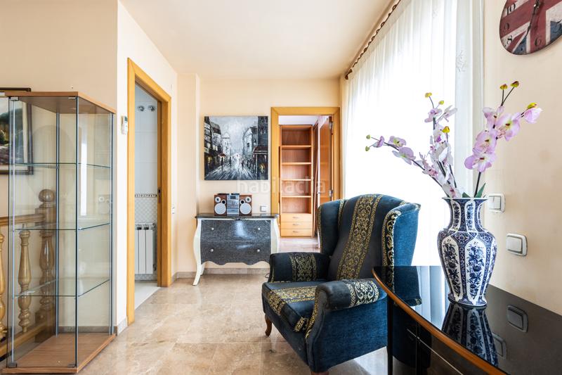 Foto 8db5648b-4e56-469d-87cd-052bc71ef854. Àtic amb calefacció aparcament a Barri del Centre Terrassa