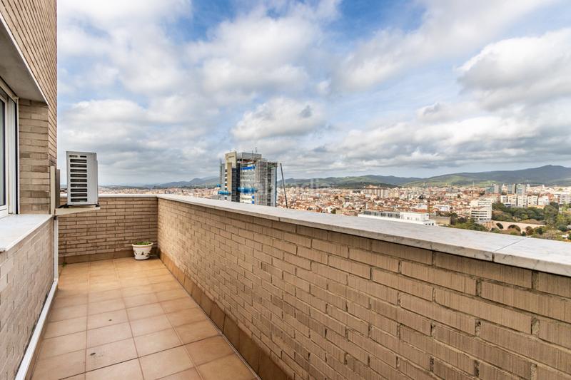 Foto e1ecccb6-f9b7-4a06-9f90-09c6355e08b6. Àtic amb calefacció aparcament a Barri del Centre Terrassa