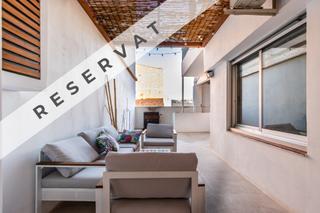 Pis a Roc Blanc. Piso reformado, luminoso y con patio privado!