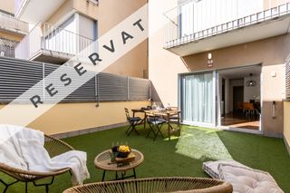 Flat  Terrassa - cl sant valenti, de. Bajos con patio en el centro de terrassa