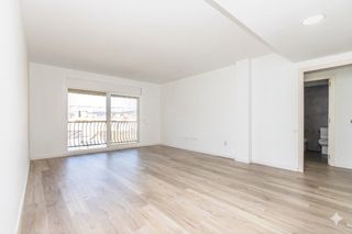 Pis a Barri del Centre. Piso único en el corazón de terrassa con 5 amplias habitaciones