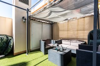 Pis a Ca n'Aurell. Piso con gran terraza de 35m orientada a sur junto al parc sant