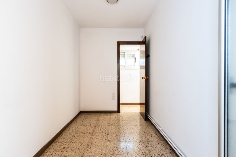 Foto f20b6c8d-564a-4cf9-9c87-644fd5e4b5e7. Casa adossada amb calefacció aparcament a La Maurina Terrassa