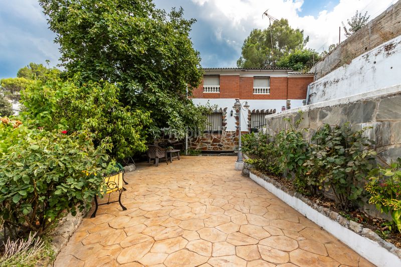Foto 8e6fd854-29b5-4470-9442-ce32f378c758. Casa amb calefacció aparcament piscina a Vacarisses