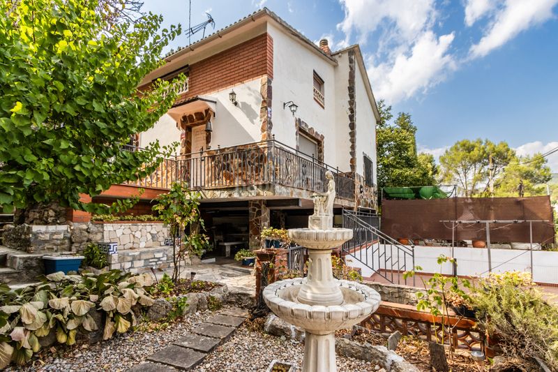 Foto babdd389-93b0-4dc5-ae00-9c5eb9375feb. Casa amb calefacció aparcament piscina a Vacarisses