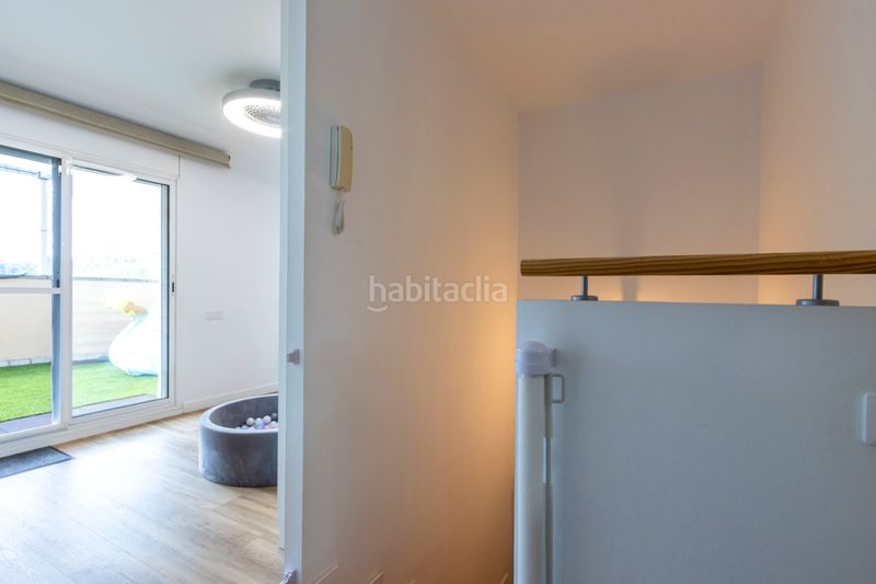 Foto 1874afeb-b41c-4ead-b53a-0033177a7cf0. Àtic amb calefacció aparcament a La Cogullada Terrassa