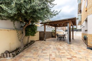 Appartement à Les Arenes - La Grípia - Can Montllor. Planta baja única con patio de 200m luz, amplitud y tu propia zo