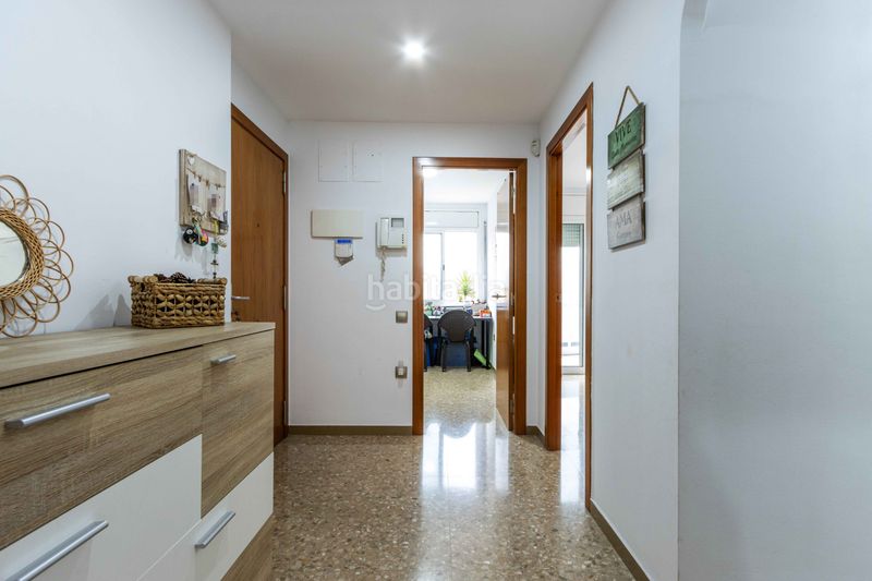 Foto 97a8dc6e-11fe-47c4-99fc-598cbac82a7a. Piso planta baja única con patio de 200m luz, amplitud y tu propia zona de aparcamiento junto a est en Terrassa