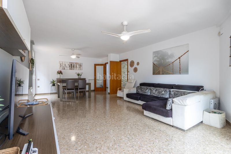Foto 99726466-e64c-4b23-9282-99f3715f91d1. Piso planta baja única con patio de 200m luz, amplitud y tu propia zona de aparcamiento junto a est en Terrassa