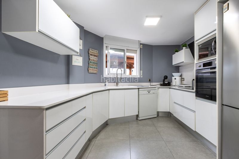 Foto ab5e686f-216e-4d5b-b410-b2dce6d4003d. Piso planta baja única con patio de 200m luz, amplitud y tu propia zona de aparcamiento junto a est en Terrassa