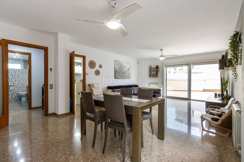 Foto d2bac917-babf-4fde-ab19-7a2fb82d0c3f. Piso planta baja única con patio de 200m luz, amplitud y tu propia zona de aparcamiento junto a est en Terrassa